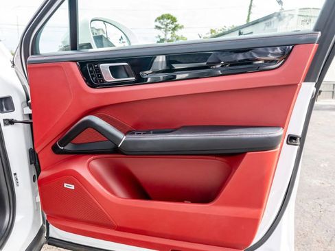 Used 2020 Porsche Cayenne image 50