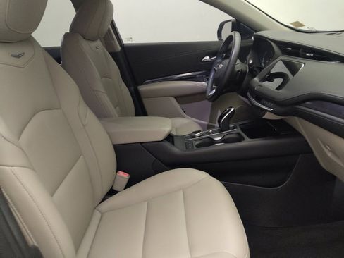 Used 2021 Cadillac XT4 Luxury FWD image 21