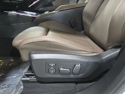 Certified 2025 BMW X3 xDrive30i w/ Convenience Package image 24