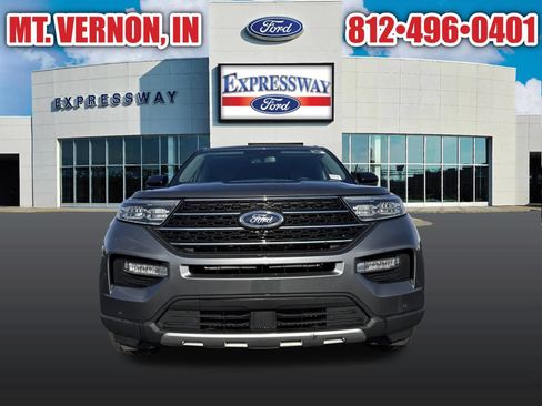 Used 2024 Ford Explorer XLT w/ Equipment Group 202A AWD/4WD image 2