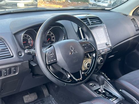 Used 2024 Mitsubishi Outlander Sport SE image 21