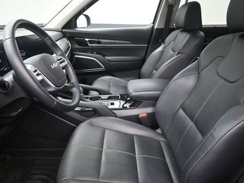 Used 2024 Kia Telluride EX w/ EX Captain's Chair Package AWD/4WD image 17