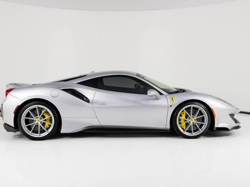 Used 2020 Ferrari 488 Pista Coupe image 2
