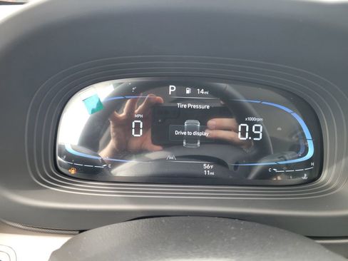 New 2025 Hyundai Venue SEL image 19