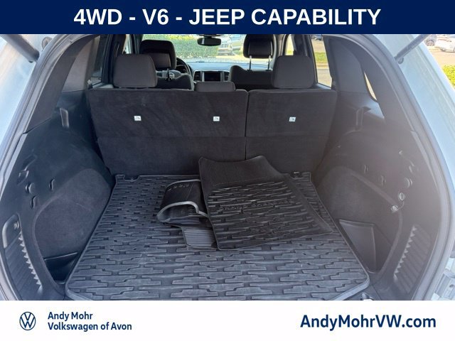 Used 2018 Jeep Grand Cherokee Laredo AWD/4WD image 9