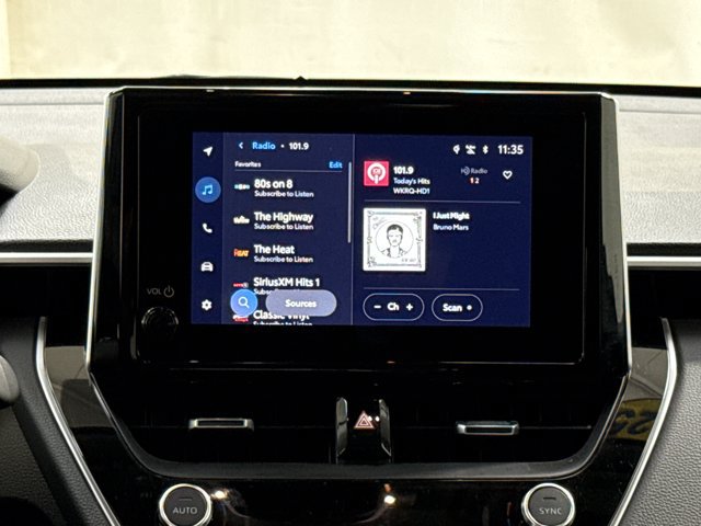 Used 2025 Toyota Corolla Cross XLE FWD image 21