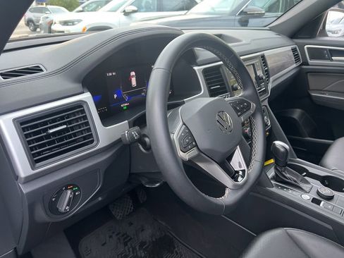 Used 2023 Volkswagen Atlas Cross Sport SE AWD/4WD image 28