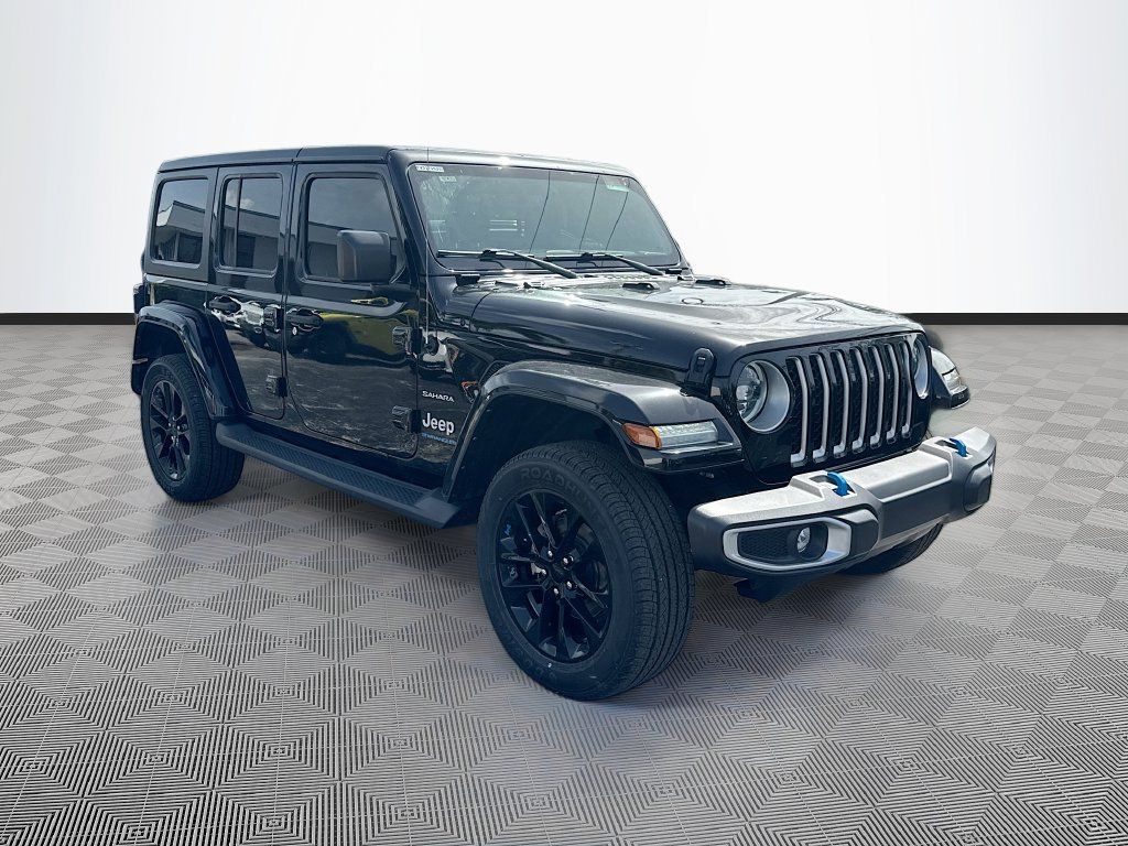 Used 2023 Jeep Wrangler Unlimited Sahara w/ Cold Weather Group AWD/4WD image 4