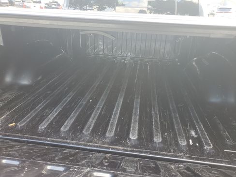 Used 2019 RAM 1500 Laramie RWD image 8