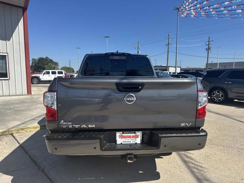 Used 2024 Nissan Titan SV w/ SV Convenience Package image 6