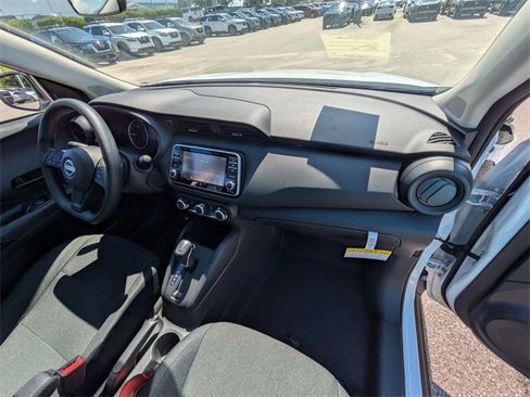 New 2025 Nissan Kicks Play S image 28