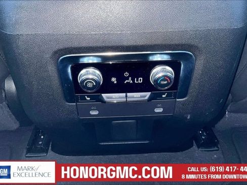 Used 2024 GMC Yukon AT4 w/ AT4 Premium Plus Package AWD/4WD image 11