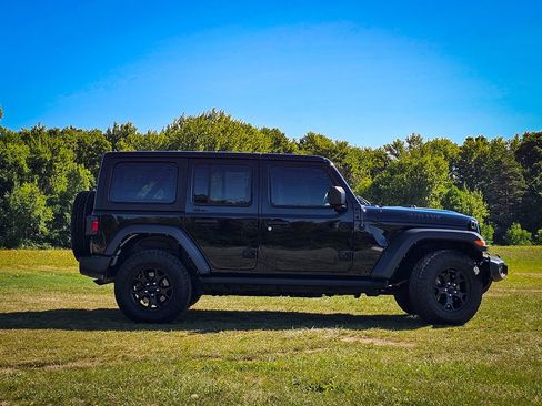 Used 2021 Jeep Wrangler Unlimited Sport AWD/4WD image 2