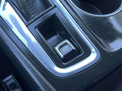 Used 2021 Chevrolet Equinox LS image 13