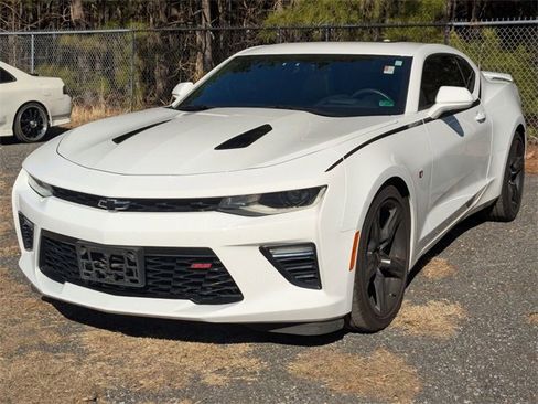 Used 2016 Chevrolet Camaro SS image 3