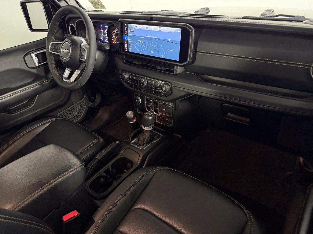 Used 2024 Jeep Wrangler Unlimited Sahara w/ Technology Group AWD/4WD image 15