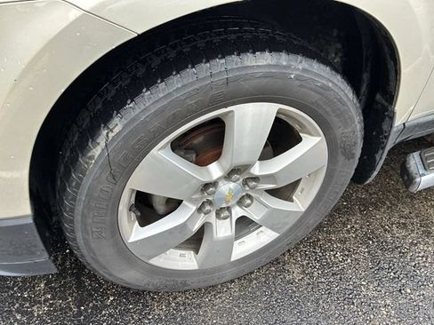 Used 2014 Chevrolet Traverse LTZ FWD image 2