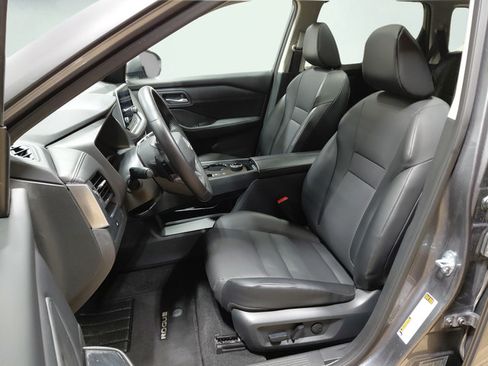 Used 2025 Nissan Rogue SV w/ SV Premium Package AWD/4WD image 27