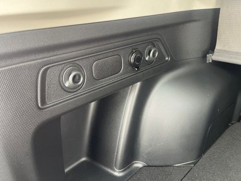 Used 2023 Subaru Forester Premium image 13