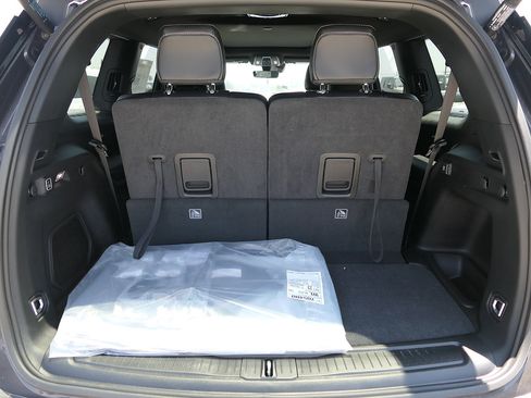 New 2026 Jeep Grand Cherokee L Limited w/ Limited Altitude Package AWD/4WD image 19