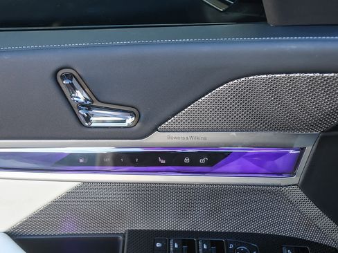 Used 2025 BMW 750e xDrive 750e xDrive w/ Premium Package image 18