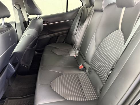 Used 2021 Toyota Camry SE w/ Convenience Package image 14