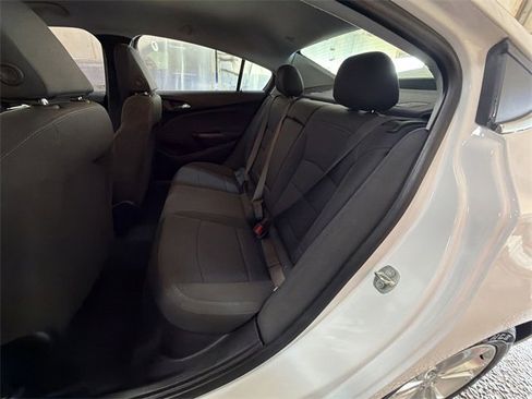 Certified 2019 Chevrolet Cruze LT w/ LT True North Edition image 23