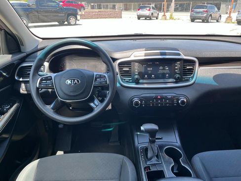 Used 2020 Kia Sorento FWD V6 image 26