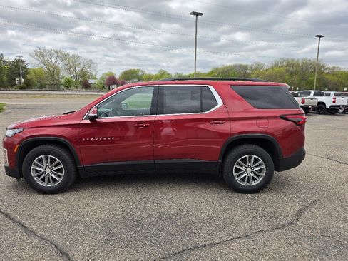 Used 2023 Chevrolet Traverse LT AWD/4WD image 2