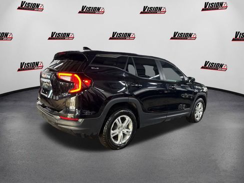 Used 2024 GMC Terrain SLE image 5