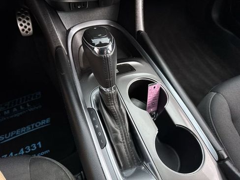 Used 2016 Chevrolet Malibu LT image 16