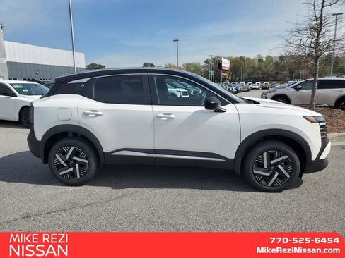 New 2026 Nissan Kicks SV w/ SV Premium Package image 2
