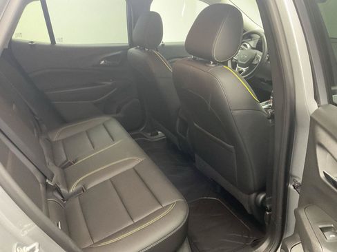 Certified 2025 Chevrolet Trax ACTIV FWD image 25