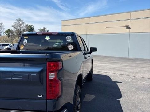 Used 2022 Chevrolet Silverado 1500 LT w/ Z71 Off-Road Package image 5
