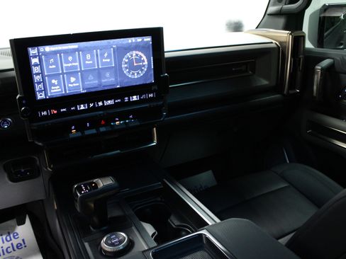 Used 2024 GMC Hummer EV 3X w/ LPO, Illumination Package image 19