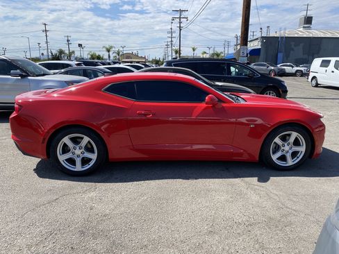Used 2021 Chevrolet Camaro LT RWD image 8