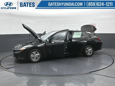 New 2026 Hyundai Elantra SE image 49