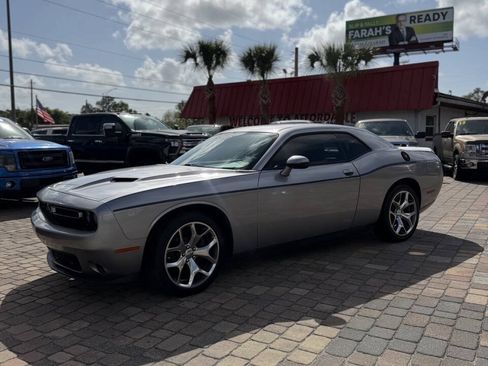 Used 2015 Dodge Challenger SXT Plus w/ Technology Group RWD image 10