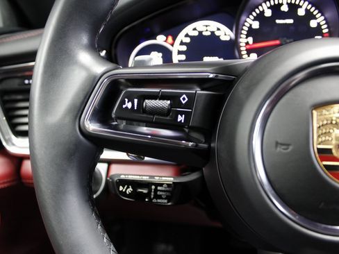 Certified 2022 Porsche Panamera 4 Platinum Edition image 28