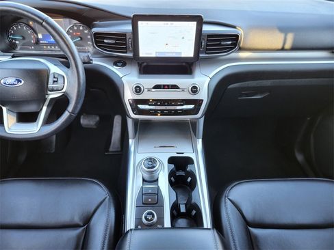 Certified 2022 Ford Explorer XLT w/ Equipment Group 202A image 13