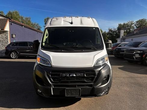 Used 2025 RAM ProMaster 2500 w/ Convenience Group FWD image 2