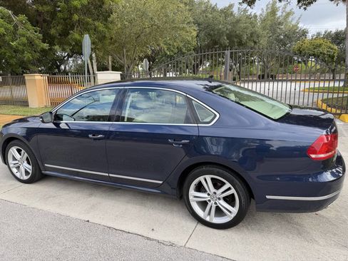 Used 2013 Volkswagen Passat 3.6 SEL Premium image 12