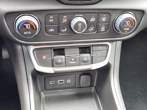 Certified 2023 GMC Terrain SLE w/ Driver Convenience Package image 18