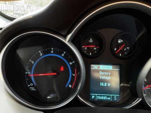 Used 2015 Chevrolet Cruze LT image 14