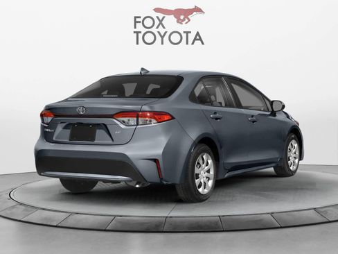 Used 2020 Toyota Corolla LE w/ LE Convenience Package FWD image 2