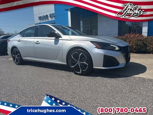 Used 2024 Nissan Altima 2.5 SR image 1