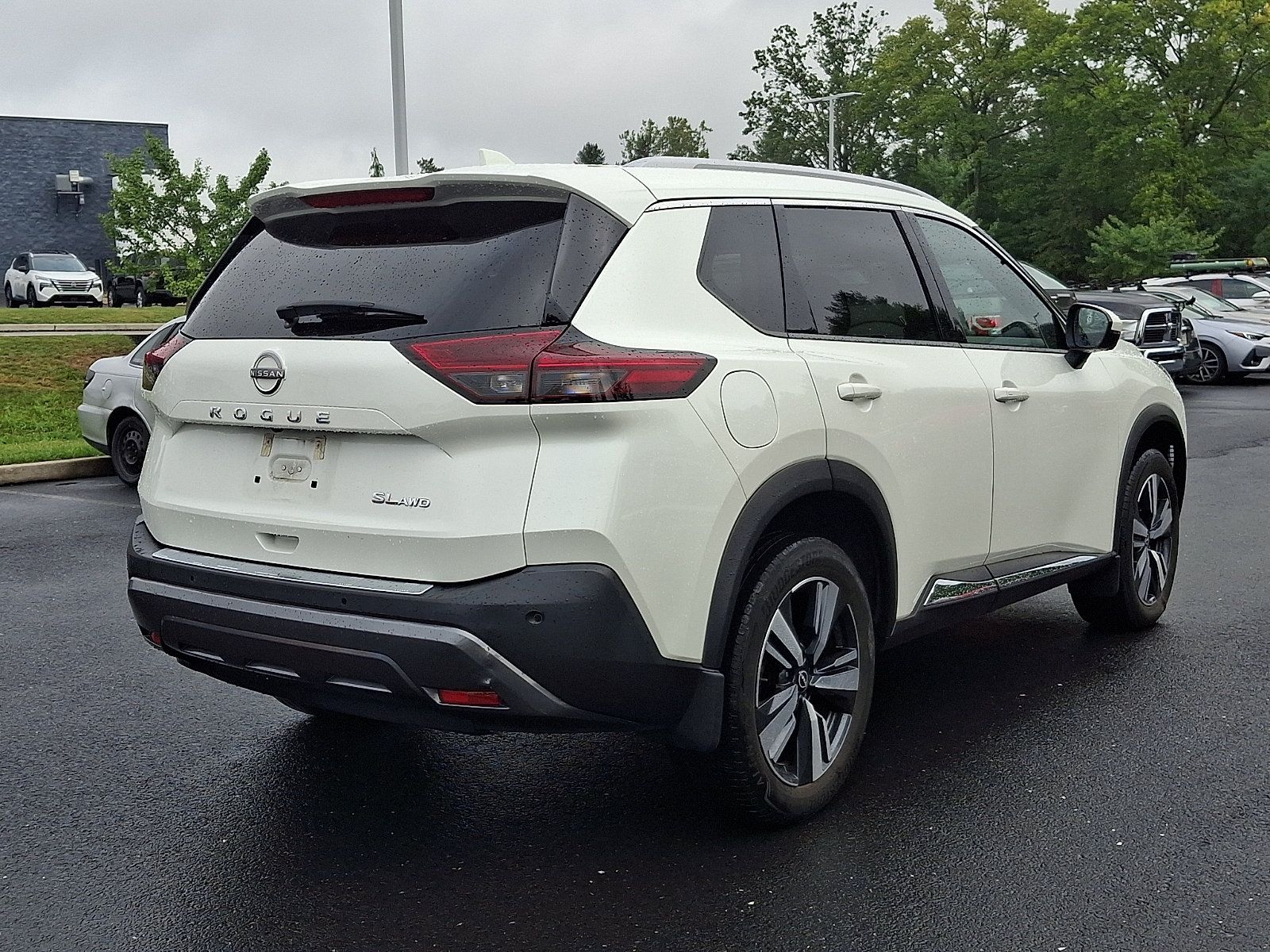 Certified 2023 Nissan Rogue SL AWD/4WD image 6