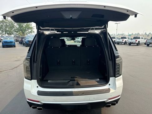 Used 2025 Chevrolet Tahoe High Country AWD/4WD image 6