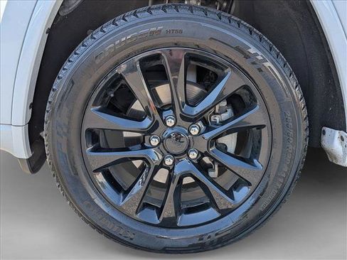Used 2020 Jeep Grand Cherokee Altitude AWD/4WD image 24