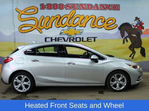 Used 2018 Chevrolet Cruze Premier FWD image 1